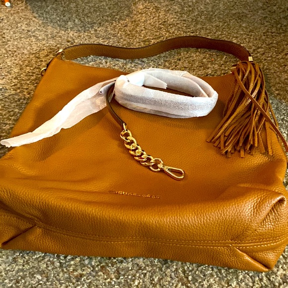 Micheal Kors Leather Bag - Picture 5 of 5